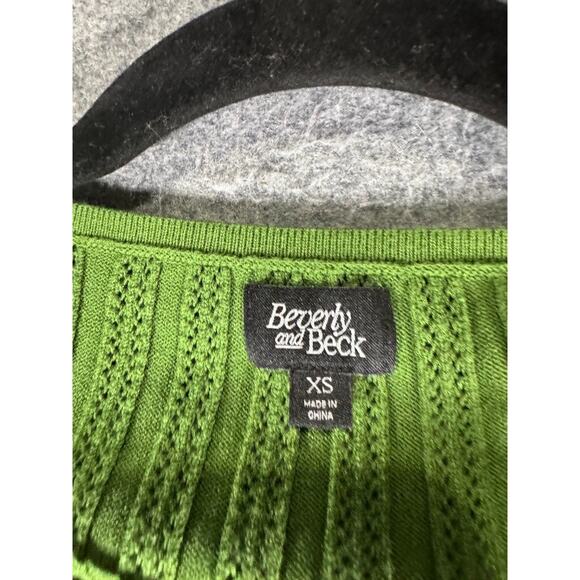 Beverly and Beck Top Women XS Green Long Sleeve Eyelet Cropped Stretch Boho Hipp - Picture 2 of 7